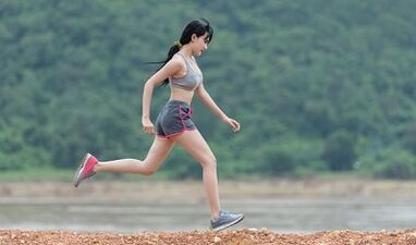 körperliche Aktivität, um Gewicht in den Beinen zu verlieren